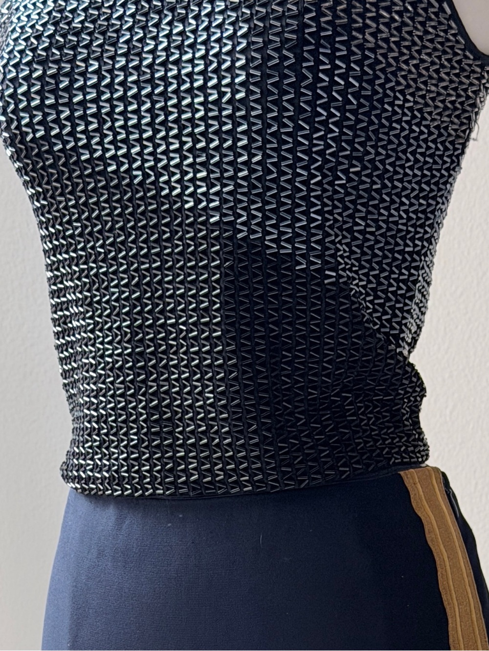 Cache Vintage Cropped Sequin top. - Picture 3 of 4